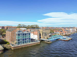 Photo 16- click for photo gallery